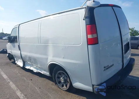 2009 Chevrolet Express G1500 Work Van z USA, uszkodzony, nr VIN 1GCFG15XX91177373